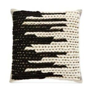 Sunham Chunky Hand-Woven Decorative Pillow 20"x20"